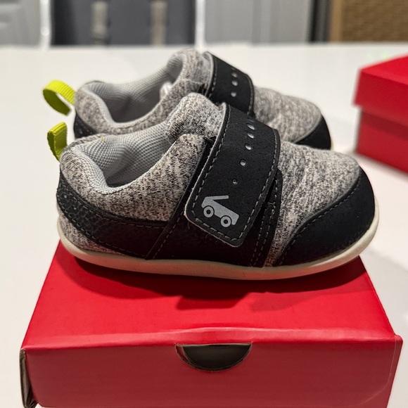 See Kai Run Black and Gray Baby Shoes - Picture 4 of 6